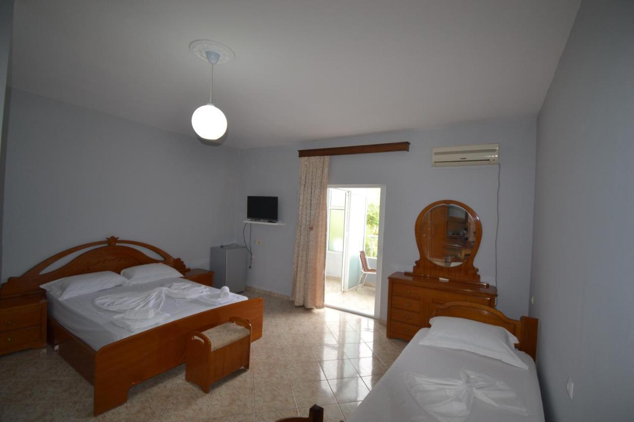 Villa Shqiponja Sarandë エクステリア 写真