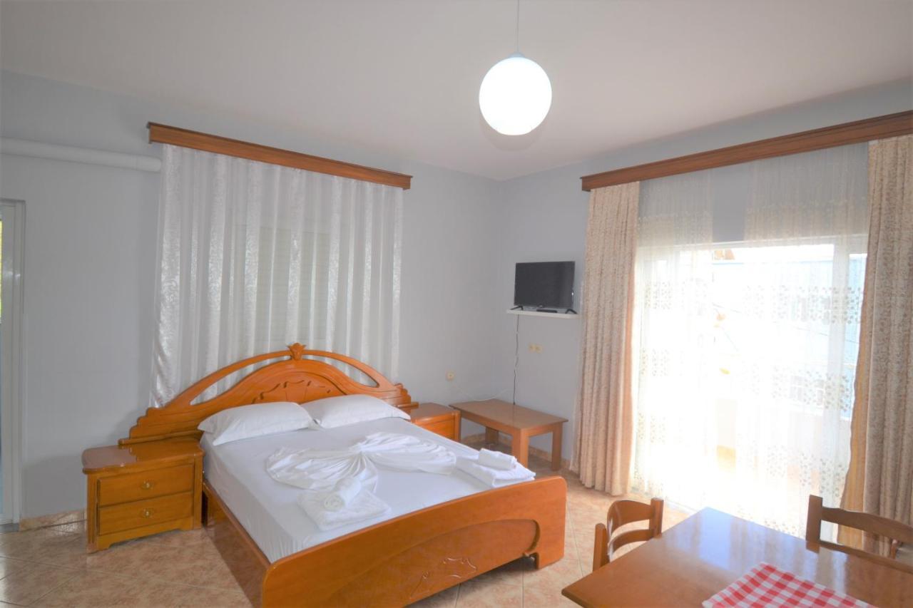 Villa Shqiponja Sarandë エクステリア 写真