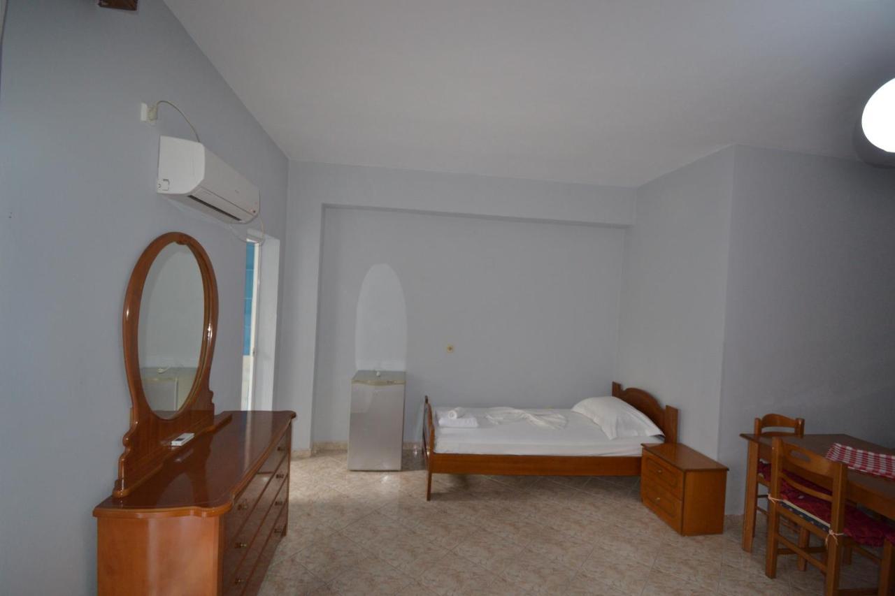 Villa Shqiponja Sarandë エクステリア 写真